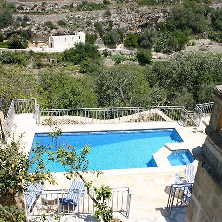 Sylvia' S Millhouse Villa Kerċem Екстериор снимка