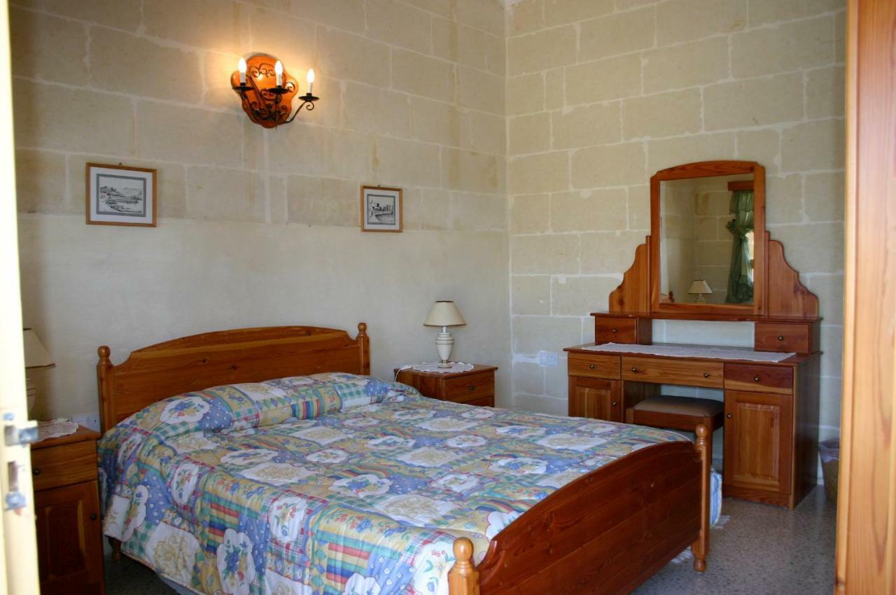 Sylvia' S Millhouse Villa Kerċem Екстериор снимка