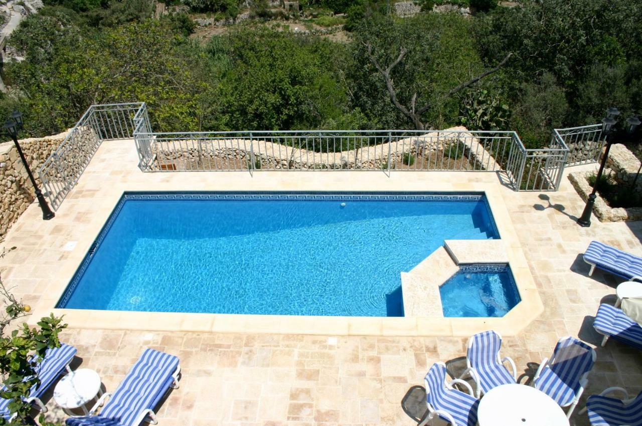 Sylvia' S Millhouse Villa Kerċem Екстериор снимка