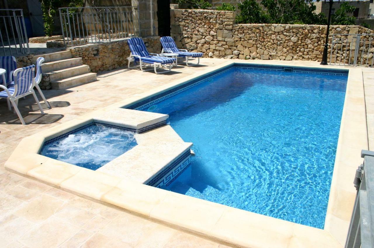 Sylvia' S Millhouse Villa Kerċem Екстериор снимка